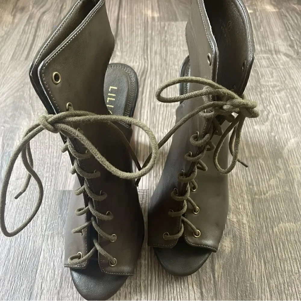 Liliana Sage-11 Vegan Leather Peep Toe Lace Up Chunky Cutout Heel Bootie Olive